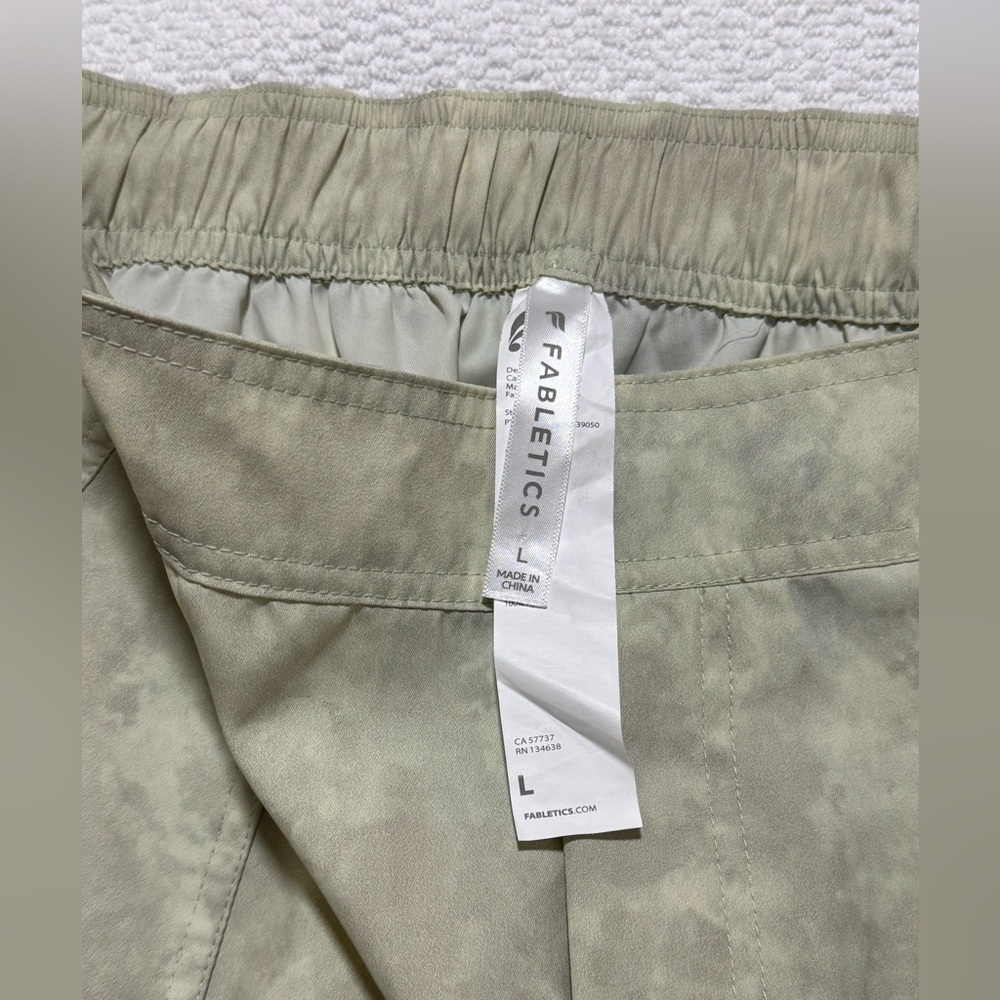 Fabletics Women Large Annie Dried Sage Tie Dye Texture Nylon Cargo Joggers - Picture 7 of 16